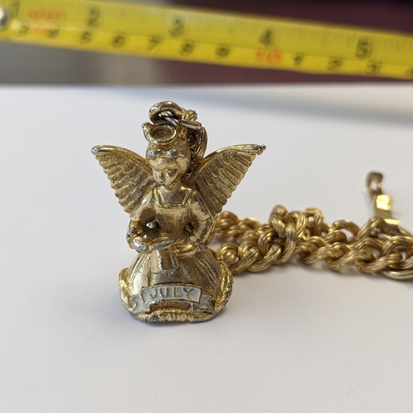 VTG SIGNED GOLD TONE JULY BIRTH ANGEL CHARM BRACELET - Picture 3 of 13